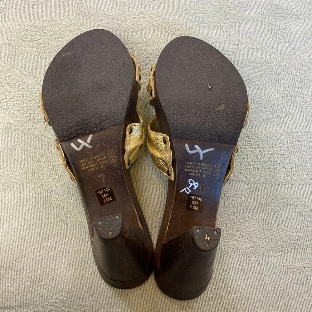 Vintage Bronx Wooden Heels - Picture 9 of 12